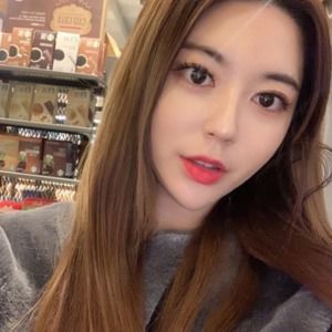 Meet your Posher, Stella